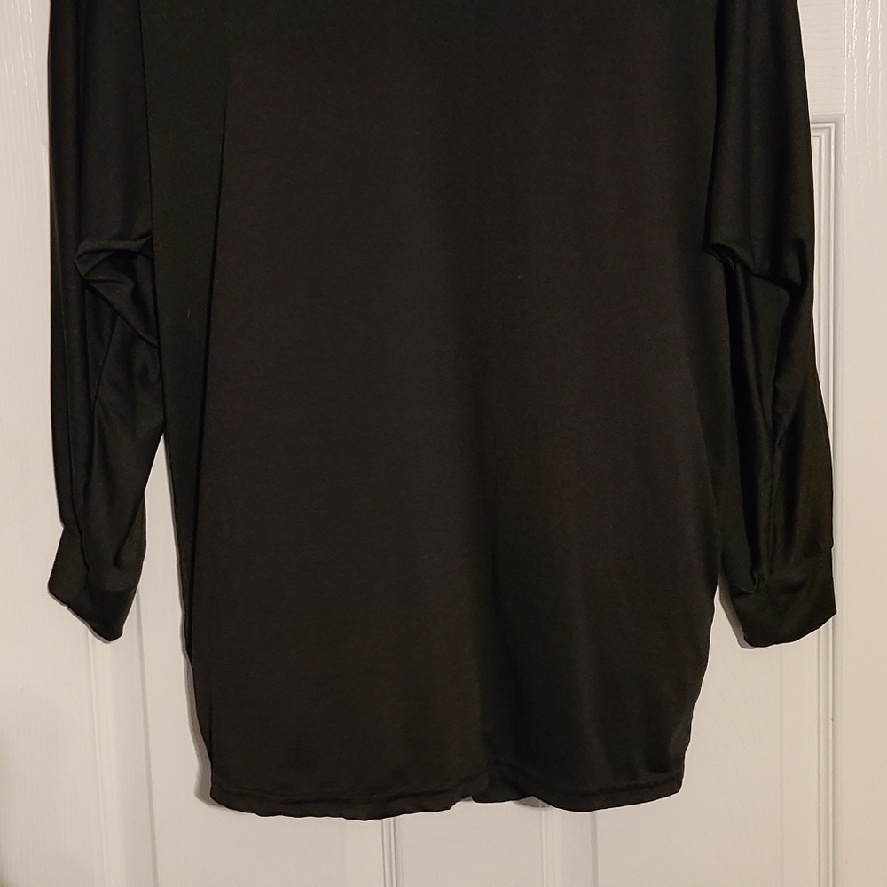 BLACK LACE TOP. - Picture 2 of 3